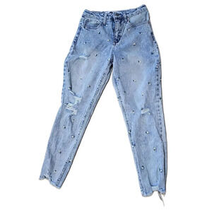 Tinseltown Light Wash Daisy Embroidered Floral Junior's Distressed Frayed Size 7